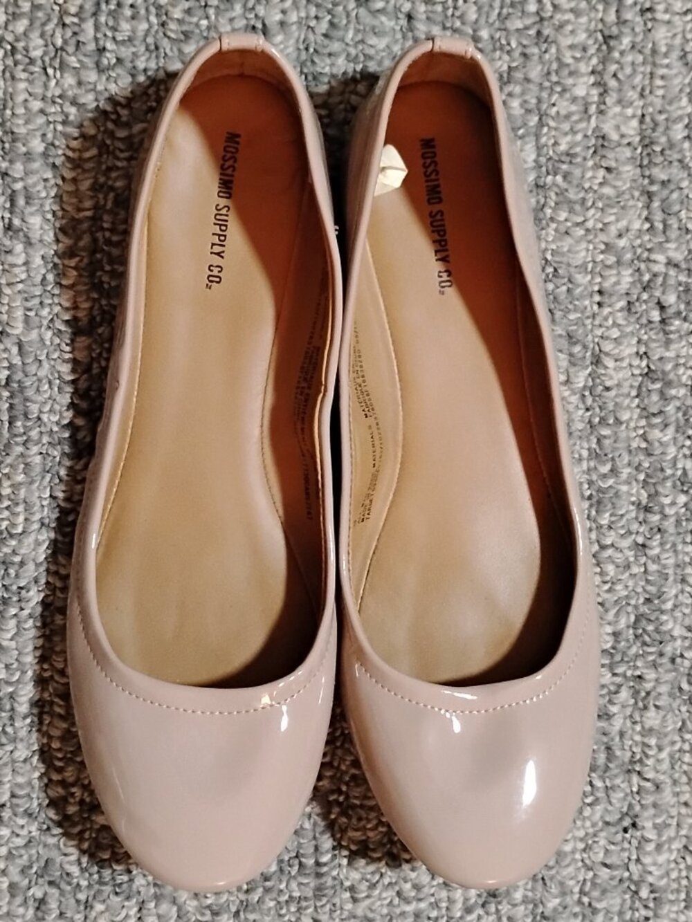 Mossimo pink glossy faux leather ballet flats, size 8